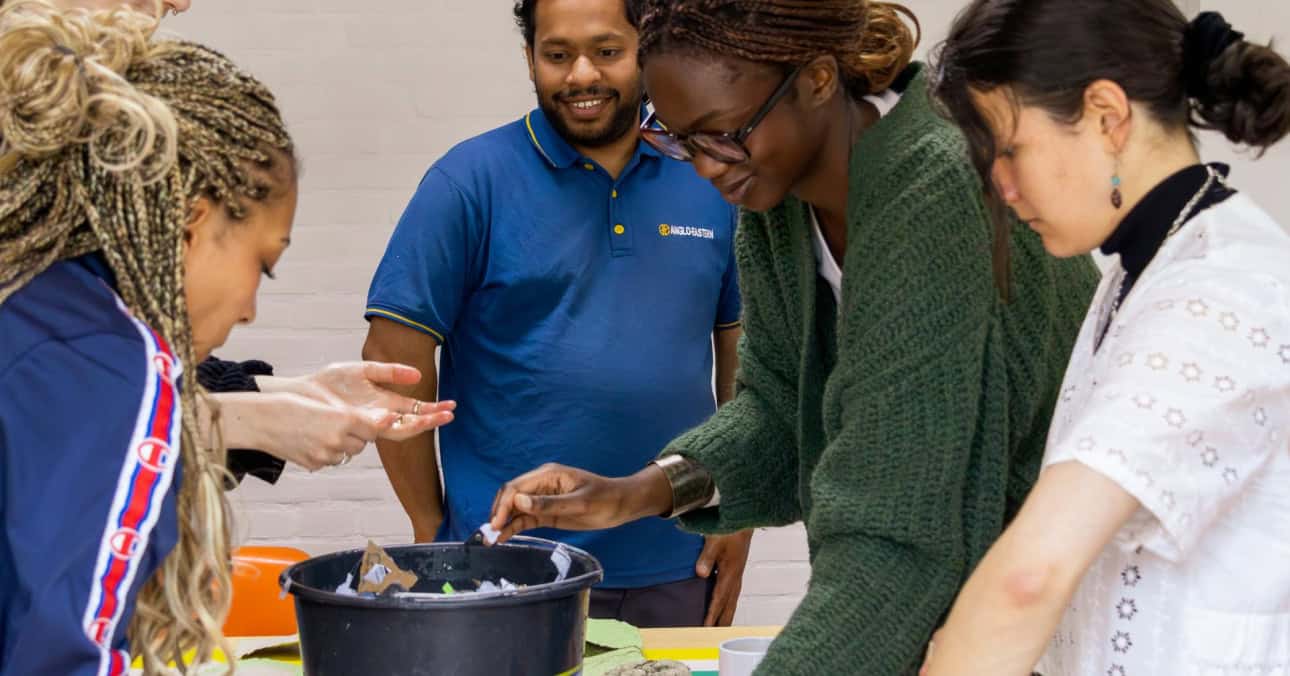 Wereldmuseum Rotterdam hosts Verhaal van Papier from 18 July to 30 August, a hands-on summer workshop where children and families make paper.